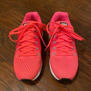 Nike Women’s Zoom Air Pegasus 34 size 8